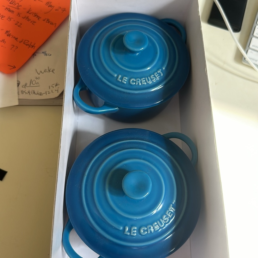Last one !! Le Creuset Mini Round Cocottes NWT Marseille Blue 8 oz with lids x1 - Picture 3 of 11